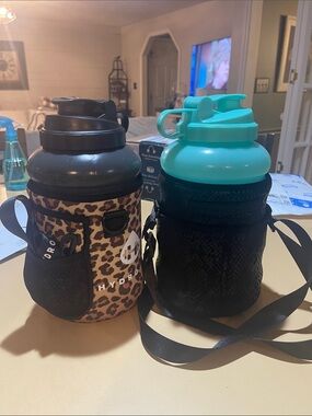 Hydro Flask Style Insulated Water Bottle Carrier With Leopard Print Bottle